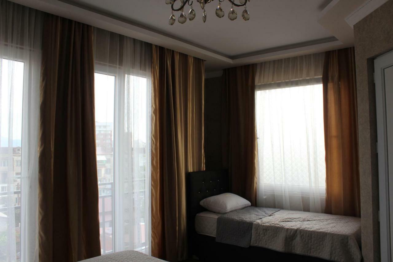 Union Hotel Batumi Exterior foto